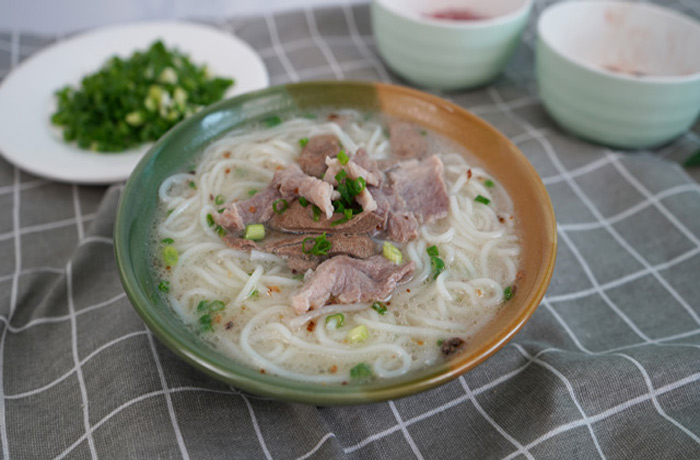 青河原味汤粉王培训